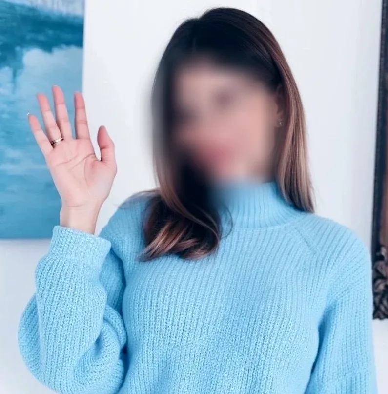 Anna, 37