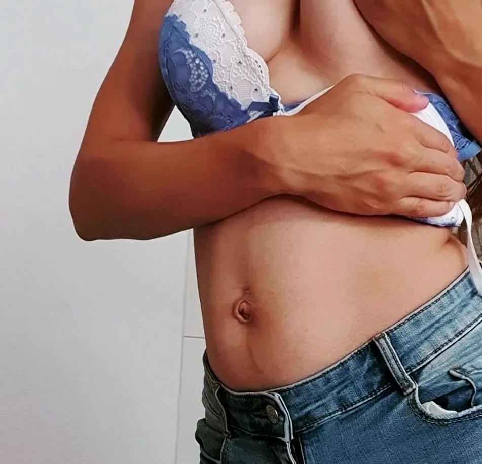Ela, 28