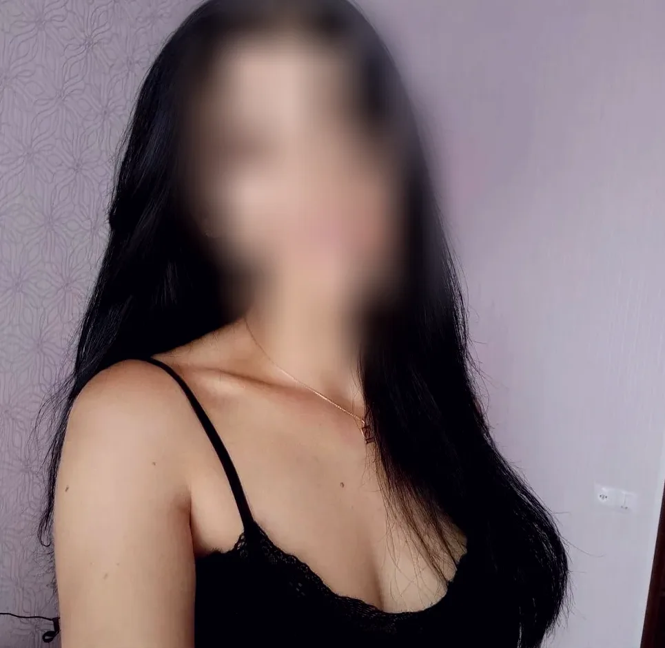 Emilia, 29