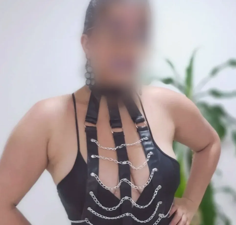Fiona, 39