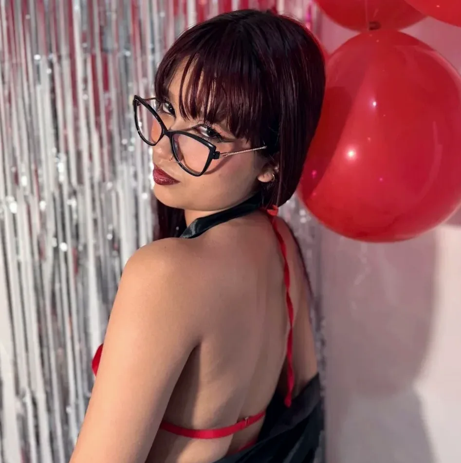 Leonie, 18