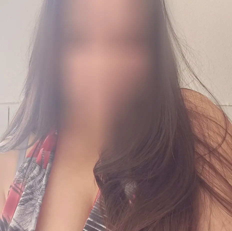 Rebecca, 25