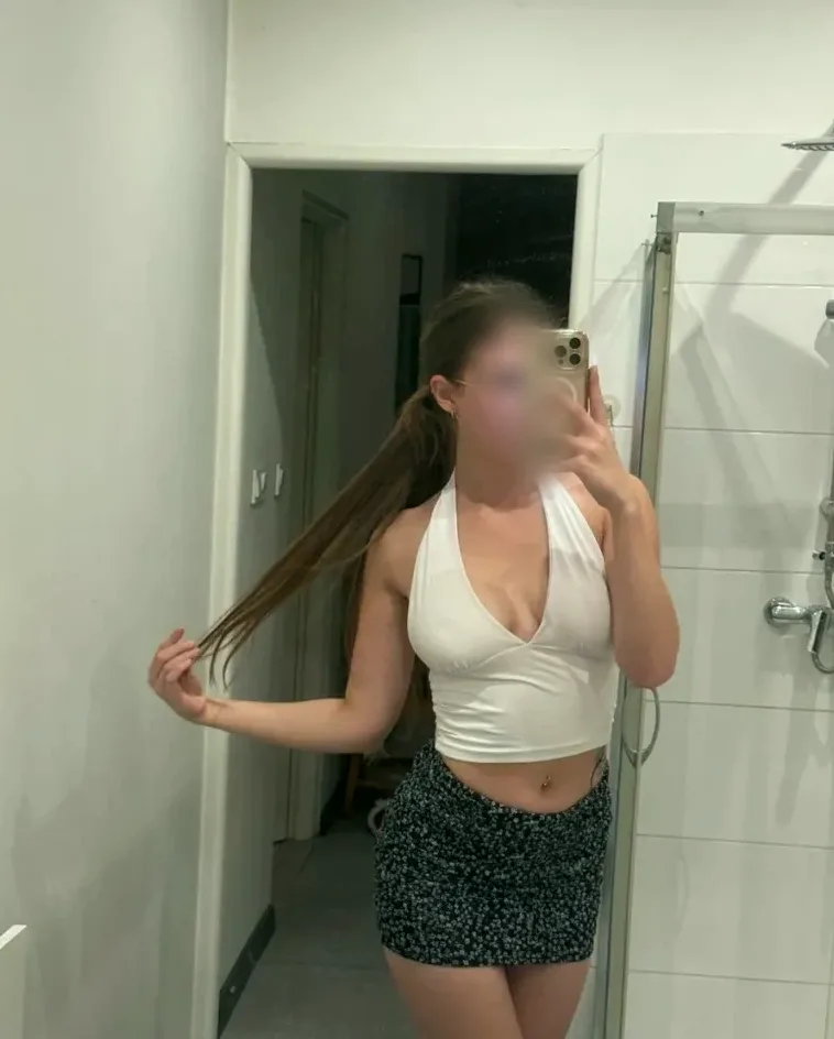 Yasmin, 20